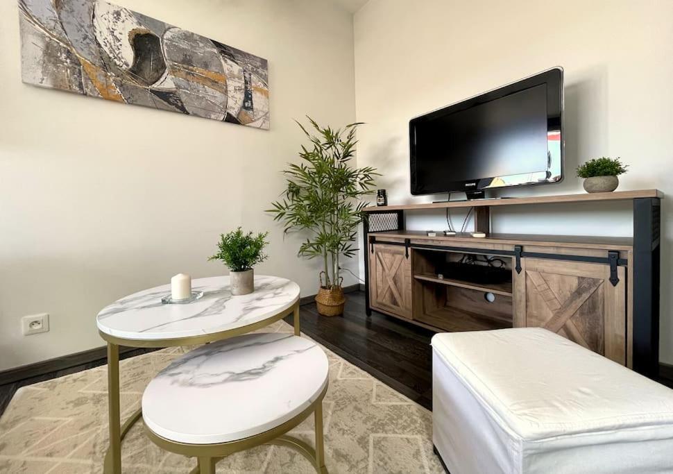 Ferienwohnung Charme Urbain Sous Les Toits-Terrasse/Clim/Parking Béziers Exterior foto